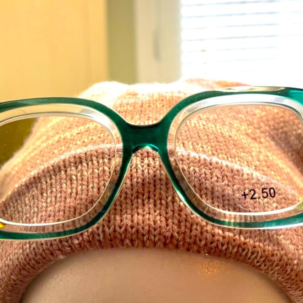 New Tahari blue/green square readers  +2.50